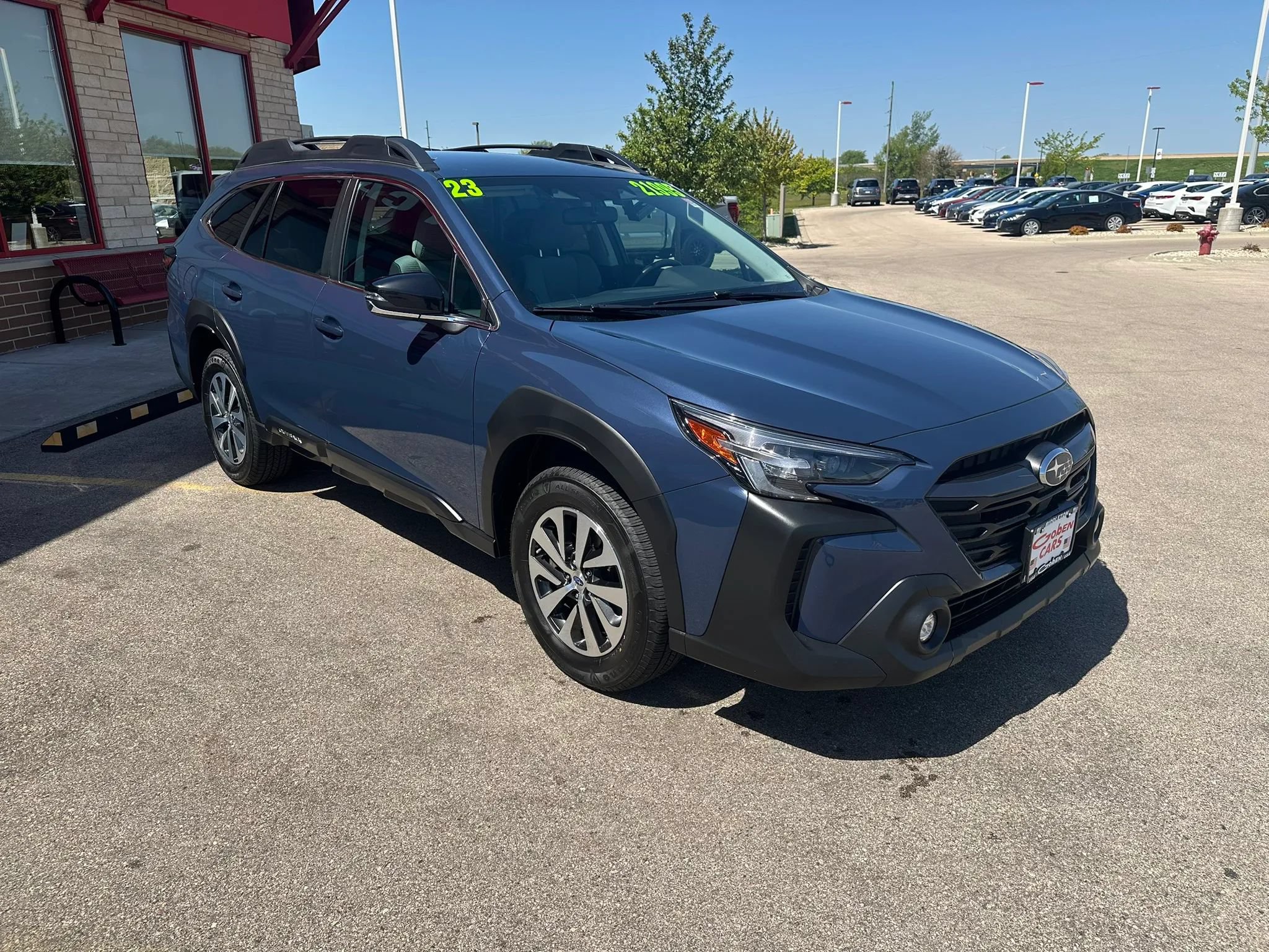 Used 2023 Subaru Outback Premium AWD/4WD image 3