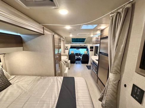 Used 2020 Mercedes-Benz Sprinter 3500 image 47