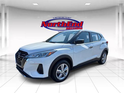 Used 2022 Nissan Kicks S image 7