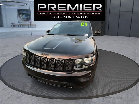 Certified 2021 Jeep Grand Cherokee Freedom Edition image 3