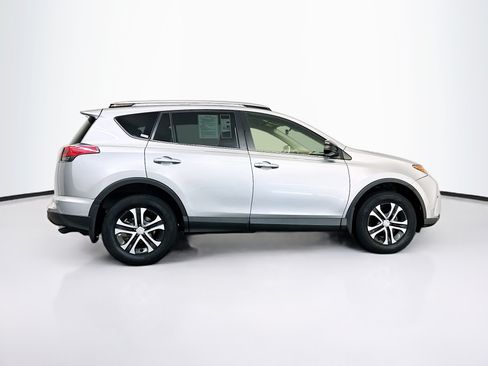 Used 2018 Toyota RAV4 LE w/ All Weather Liner Package AWD/4WD image 10