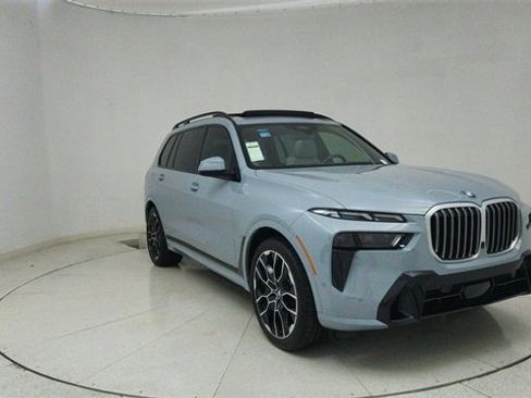 Used 2025 BMW X7 xDrive40i w/ M Sport Package image 68