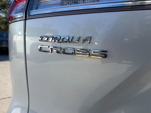 Used 2023 Toyota Corolla Cross LE image 9