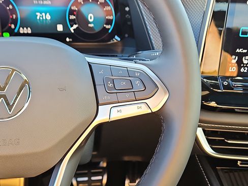 New 2026 Volkswagen Atlas Cross Sport SEL R-Line image 19