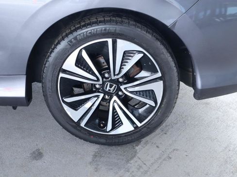 Used 2017 Honda Civic EX-T image 11