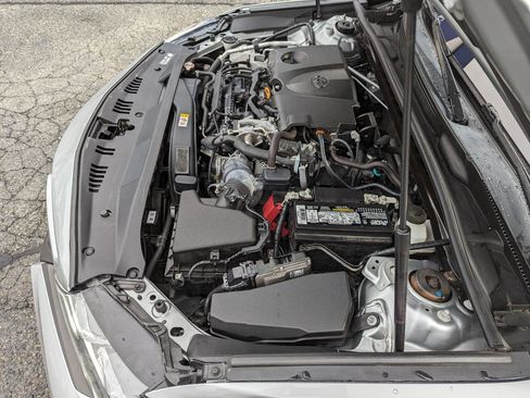 Used 2020 Toyota Camry SE w/ Cold Weather Package image 43