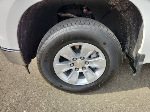 Used 2025 Chevrolet Silverado 1500 LT AWD/4WD image 51