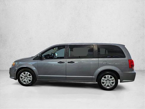 Used 2019 Dodge Grand Caravan SE w/ UConnect Hands-Free Group FWD image 9
