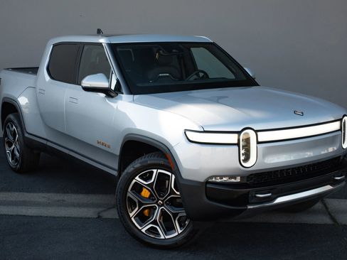 Used 2022 Rivian R1T Launch Edition image 5