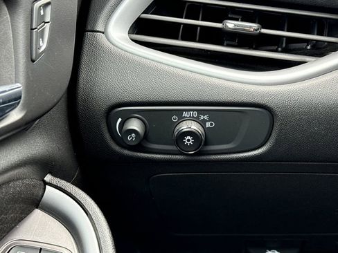 Used 2023 Chevrolet Malibu LT image 36