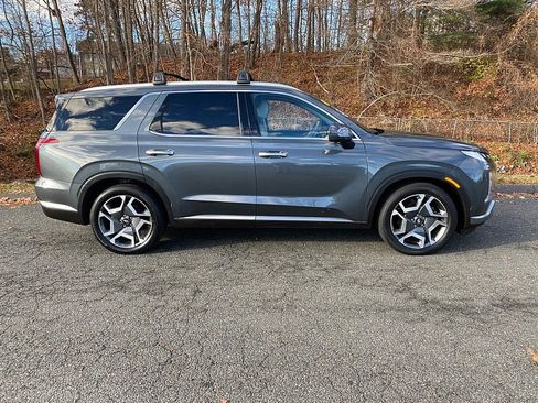 Used 2024 Hyundai Palisade Limited image 5