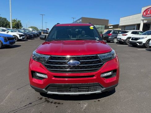 Used 2020 Ford Explorer XLT w/ Equipment Group 202A AWD/4WD image 2
