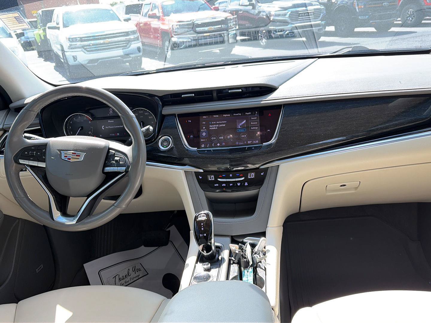 Used 2022 Cadillac XT6 Premium Luxury w/ LPO, Floor Liner Package AWD/4WD image 25