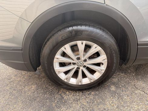Used 2019 Volkswagen Tiguan S image 14