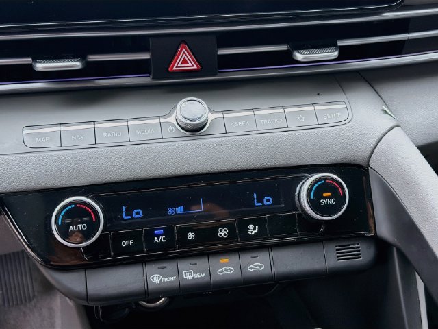 Certified 2024 Hyundai Elantra SEL FWD image 16