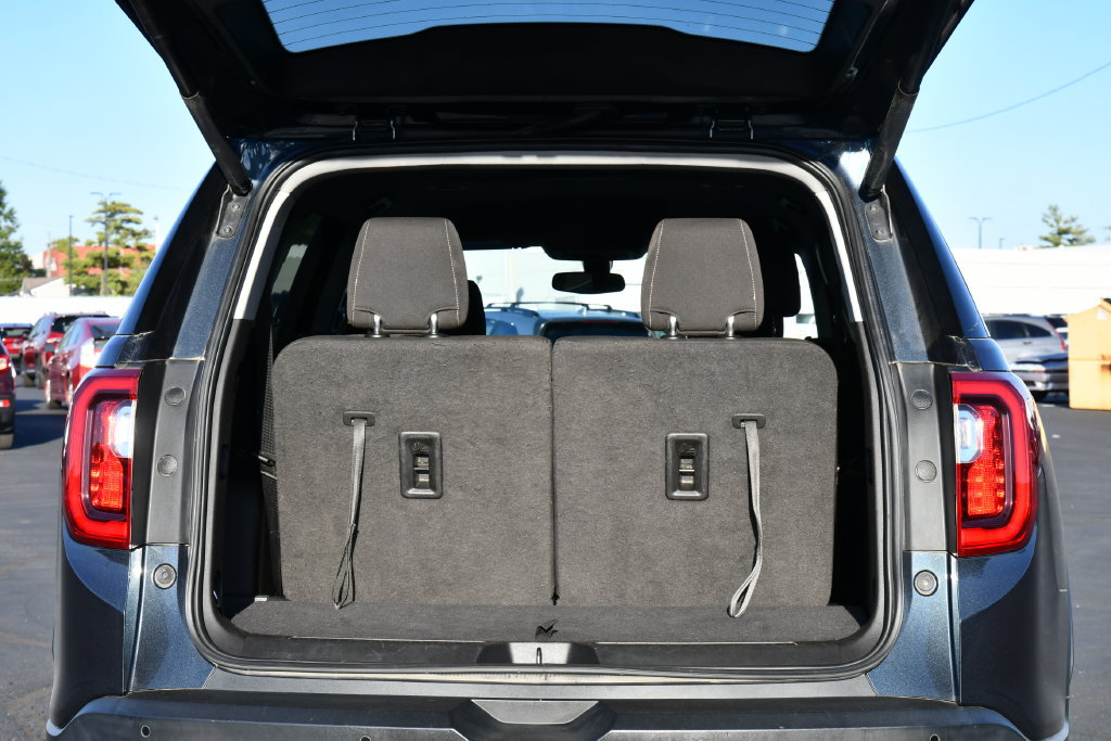 Used 2020 GMC Acadia SLE w/ Driver Convenience Package FWD image 29