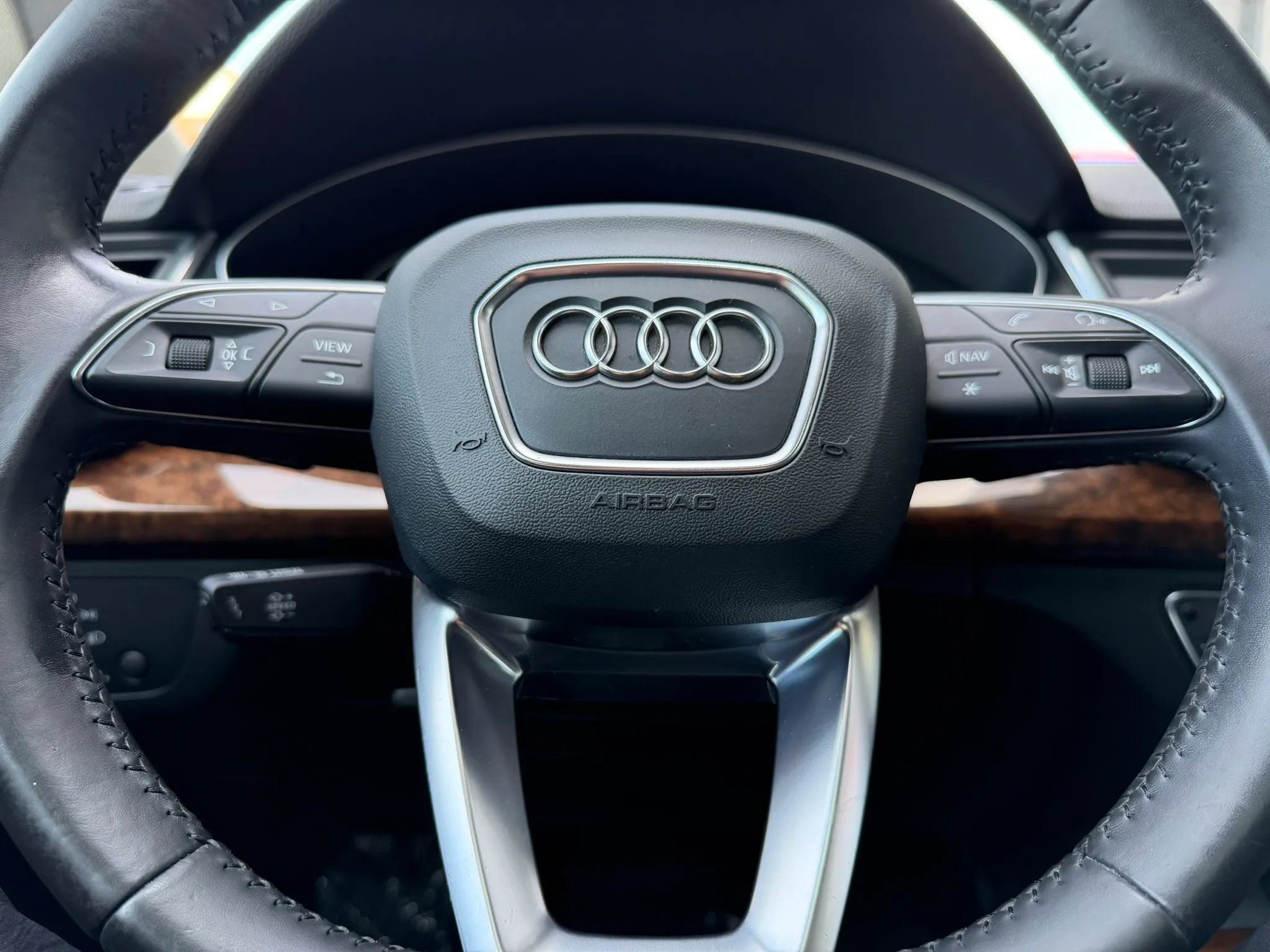 Used 2018 Audi Q5 2.0T Premium w/ Convenience Package AWD/4WD image 17