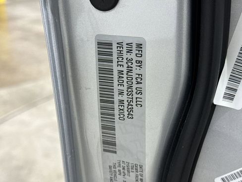Used 2025 Jeep Compass Trailhawk AWD/4WD image 27