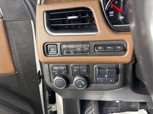 Used 2021 Chevrolet Tahoe High Country w/ Premium Package image 28