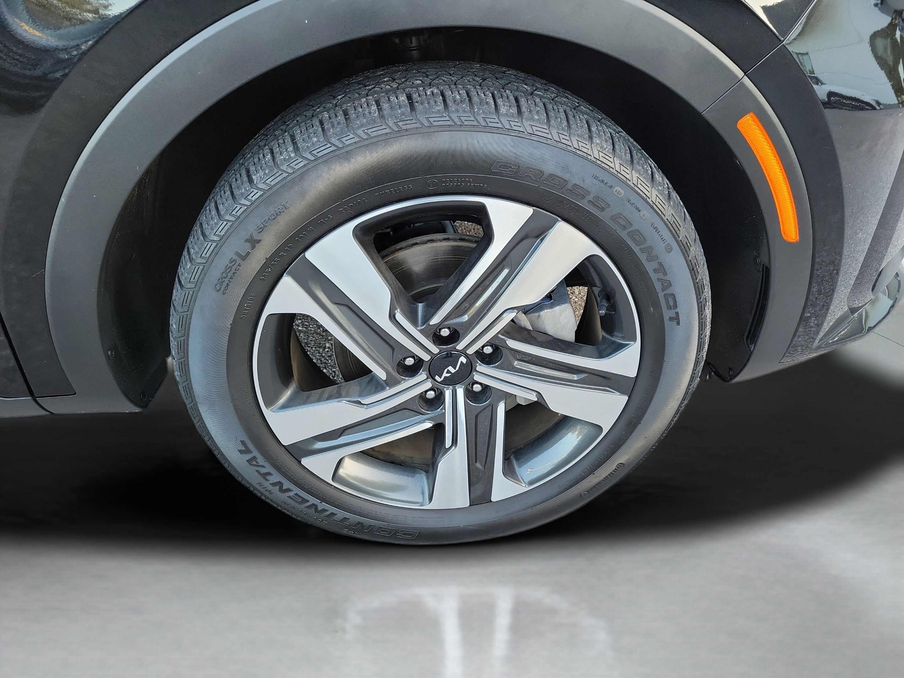 Certified 2023 Kia Sorento EX AWD/4WD image 28