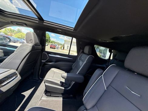 Used 2026 Cadillac Escalade Luxury AWD/4WD image 39