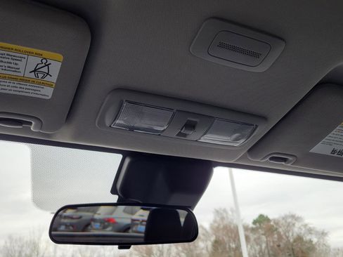 Used 2022 Nissan Frontier SV image 30