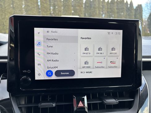 Used 2025 Toyota Corolla LE image 26