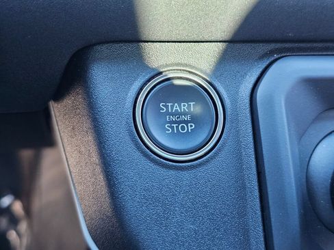 Used 2023 Land Rover Defender 110 X-Dynamic SE AWD/4WD image 32