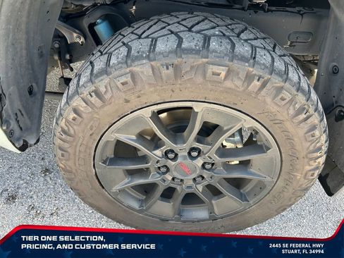 Used 2024 Toyota Tundra Platinum w/ TRD Off-Road Package AWD/4WD image 9