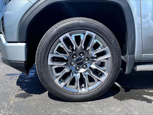 Used 2025 GMC Sierra 1500 Denali Ultimate AWD/4WD image 9