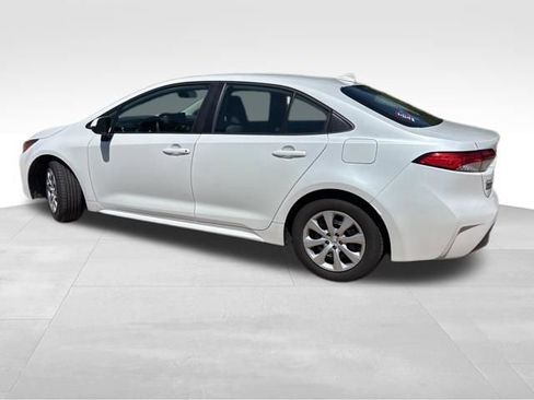 Used 2023 Toyota Corolla LE FWD image 5