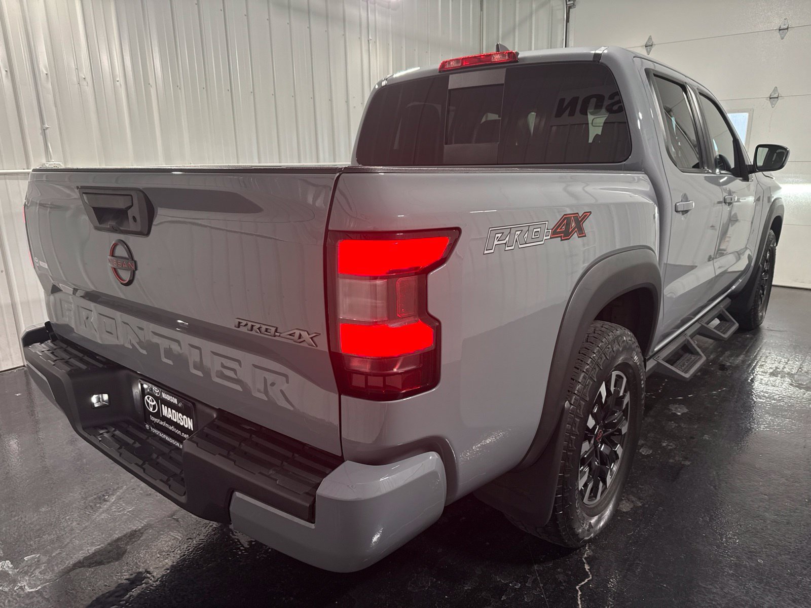 Used 2022 Nissan Frontier PRO-4X w/ Off-Road Protection Package AWD/4WD image 4