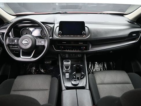 Used 2024 Nissan Rogue SV image 25