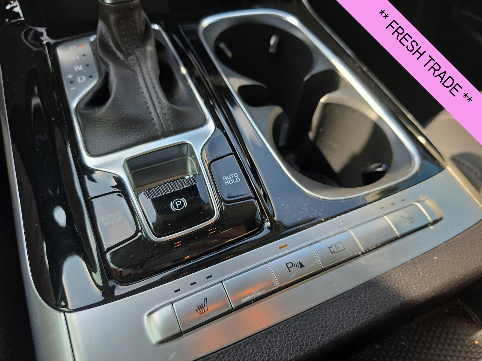 Used 2024 Kia Carnival EX FWD image 12
