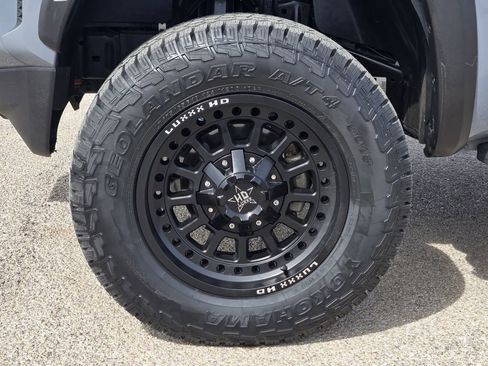 Used 2023 Nissan Frontier Pro-X w/ Pro Convenience Package RWD image 10