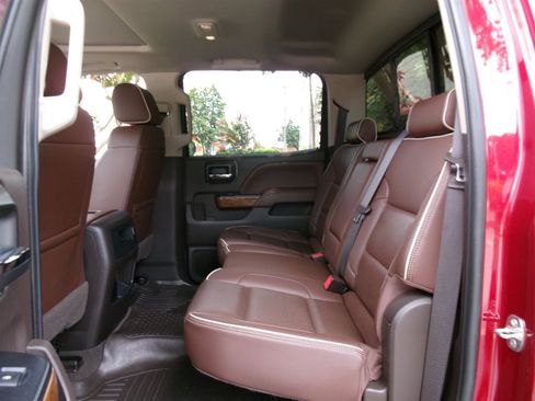 Used 2019 Chevrolet Silverado 2500 High Country w/ Duramax Plus Package AWD/4WD image 26