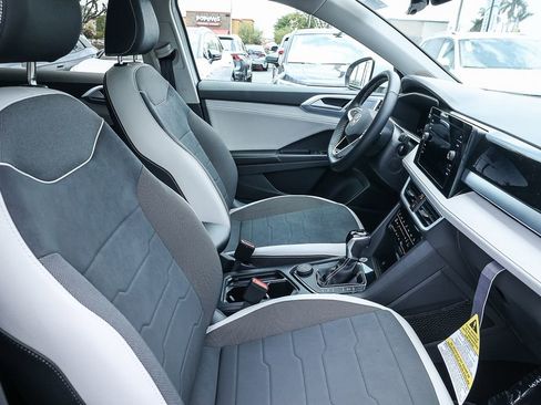 New 2025 Volkswagen Taos SE image 33