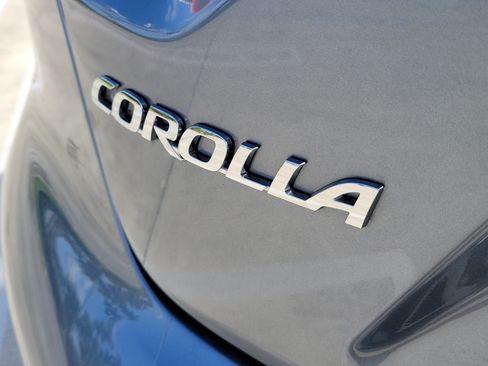 Used 2025 Toyota Corolla LE w/ Convenience Package FWD image 10
