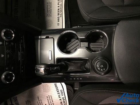 Used 2017 Ford Explorer XLT image 46