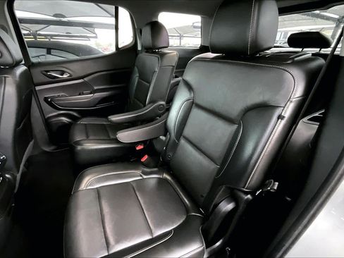 Used 2022 GMC Acadia SLT w/ Elevation Edition image 21