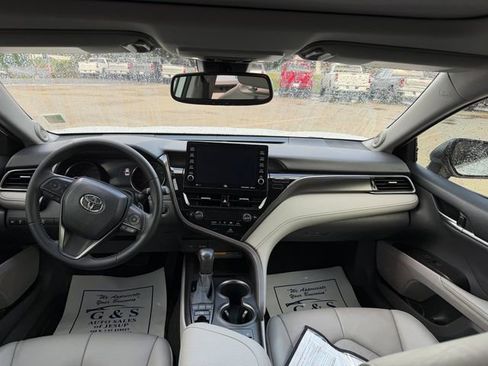 Used 2021 Toyota Camry XSE FWD image 13