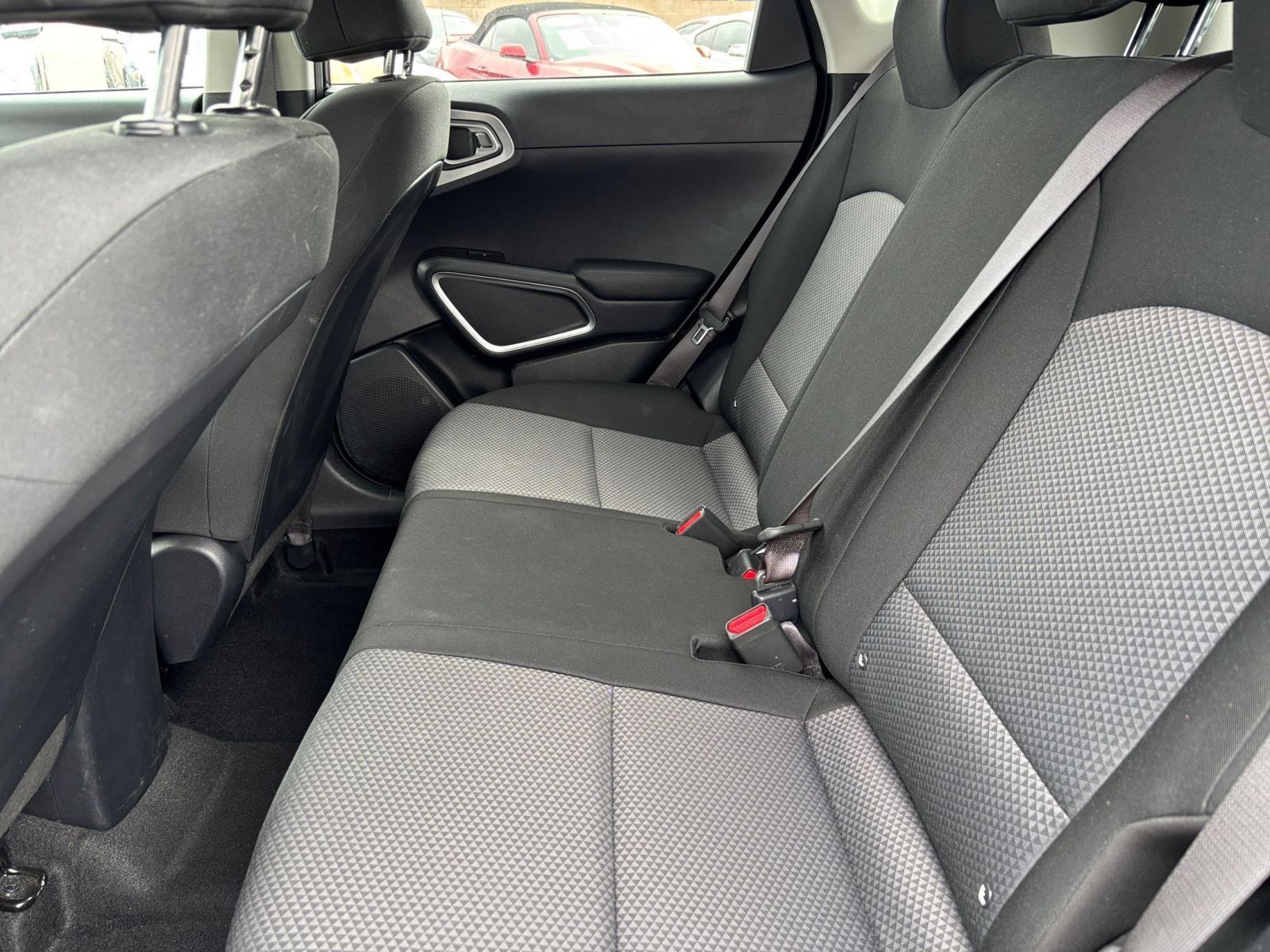 Used 2025 Kia Soul LX w/ LX Technology Package FWD image 22