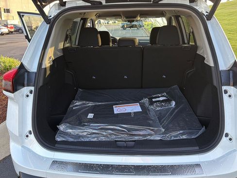 New 2026 Nissan Rogue SV w/ Cold Weather Package FWD image 32