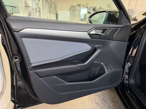 Used 2025 Volkswagen Jetta SE image 20