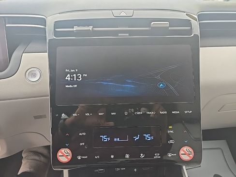 Used 2024 Hyundai Tucson Limited image 23