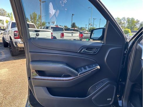 Used 2017 Chevrolet Tahoe LT w/ Z71 Midnight Edition image 15