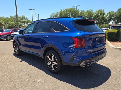 Certified 2023 Kia Sorento EX w/ Panoramic Sunroof Package FWD image 6