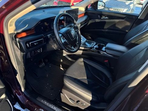 Used 2023 Lincoln Nautilus Reserve image 18