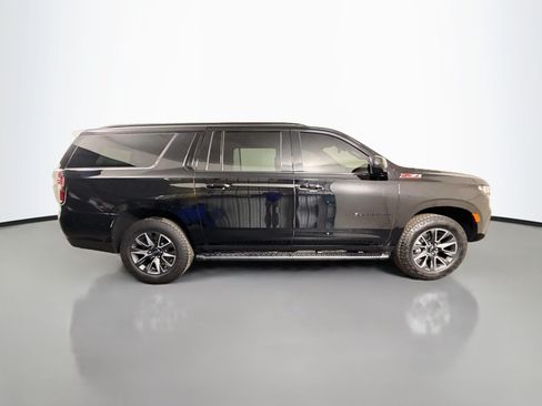 Used 2023 Chevrolet Suburban Z71 AWD/4WD image 11