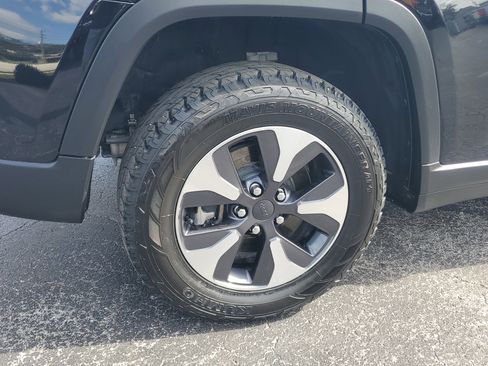 Used 2023 Jeep Grand Cherokee 4WD 4xe image 7